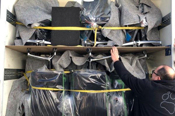 Lieferungen Büromöbel bei Heskamp in Messingen